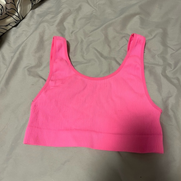 Aritzia crop top - Picture 1 of 3